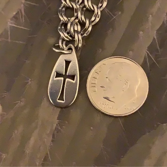 RARE James Avery retired Tear Cross cutout design - Picture 5 of 5